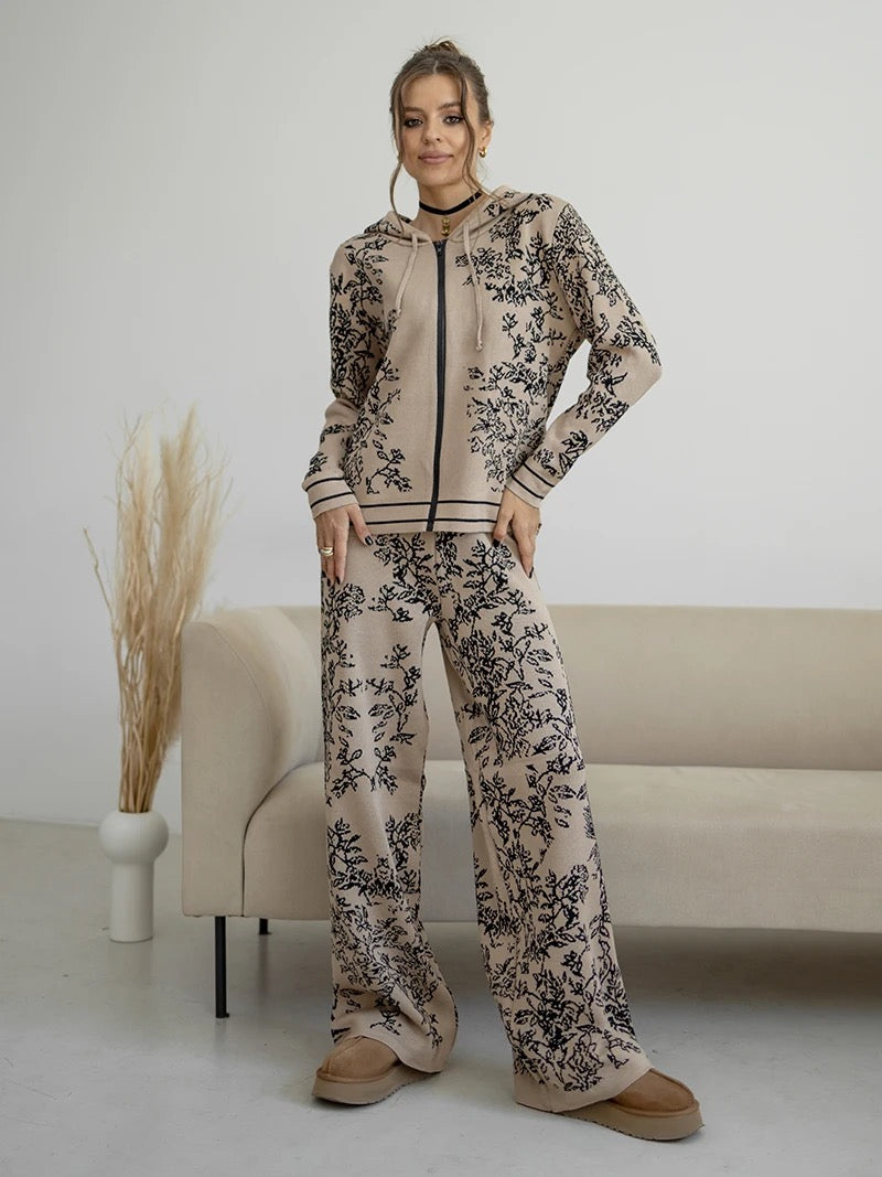 Knitted hoodie and sweatpants set