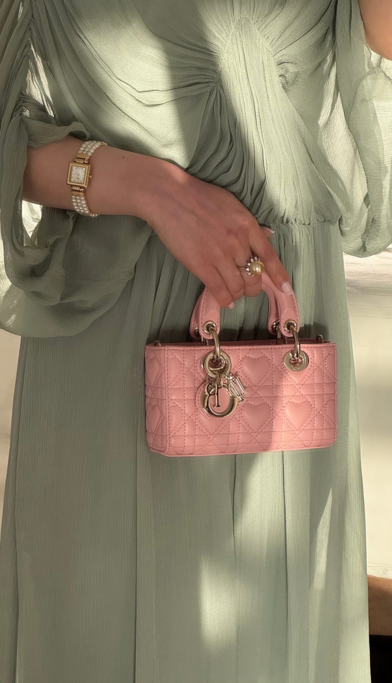 Batwing sleeve draped dress