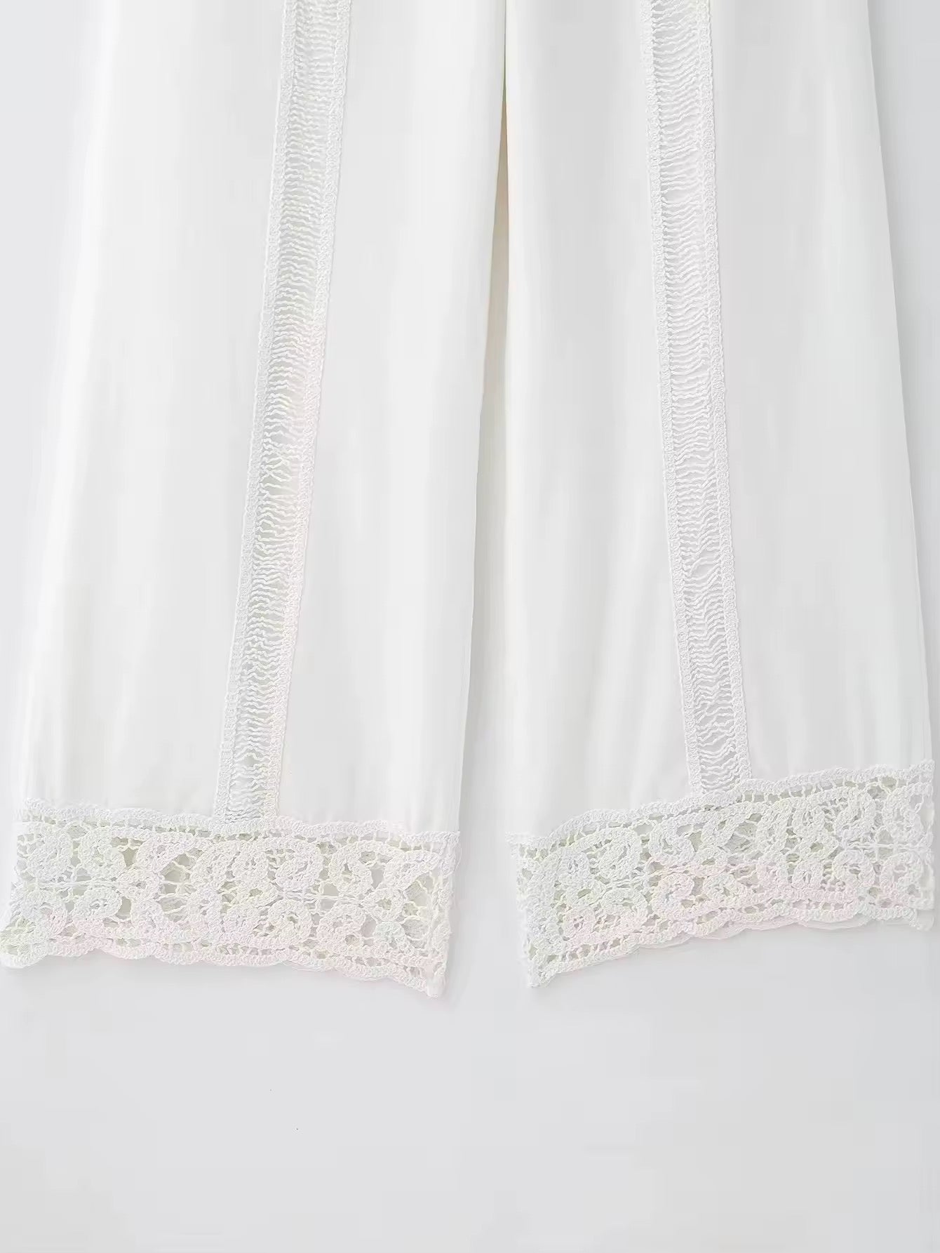 White zip set
