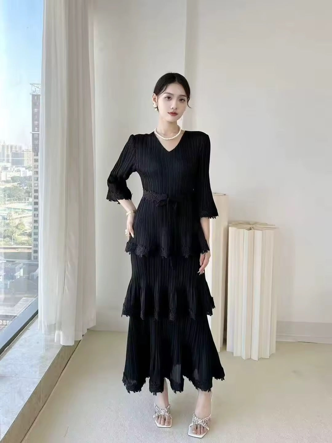 Pleated lace hem layer dress