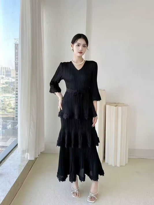 Pleated lace hem layer dress