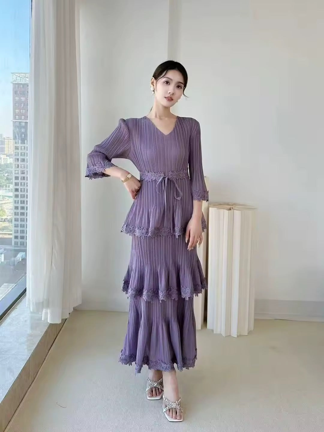 Pleated lace hem layer dress