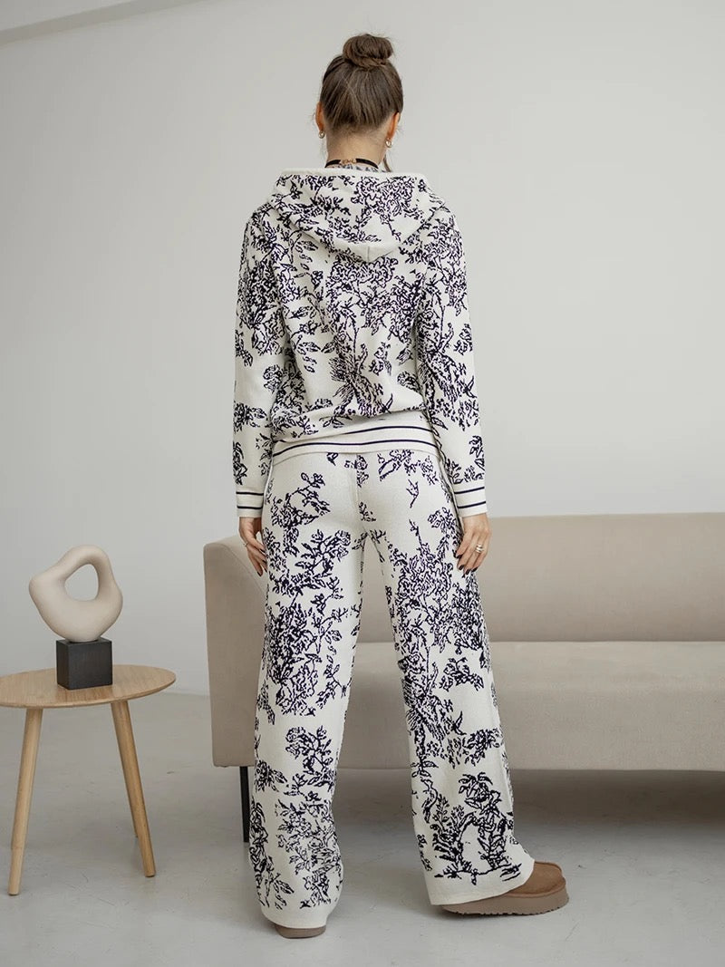 Knitted hoodie and sweatpants set