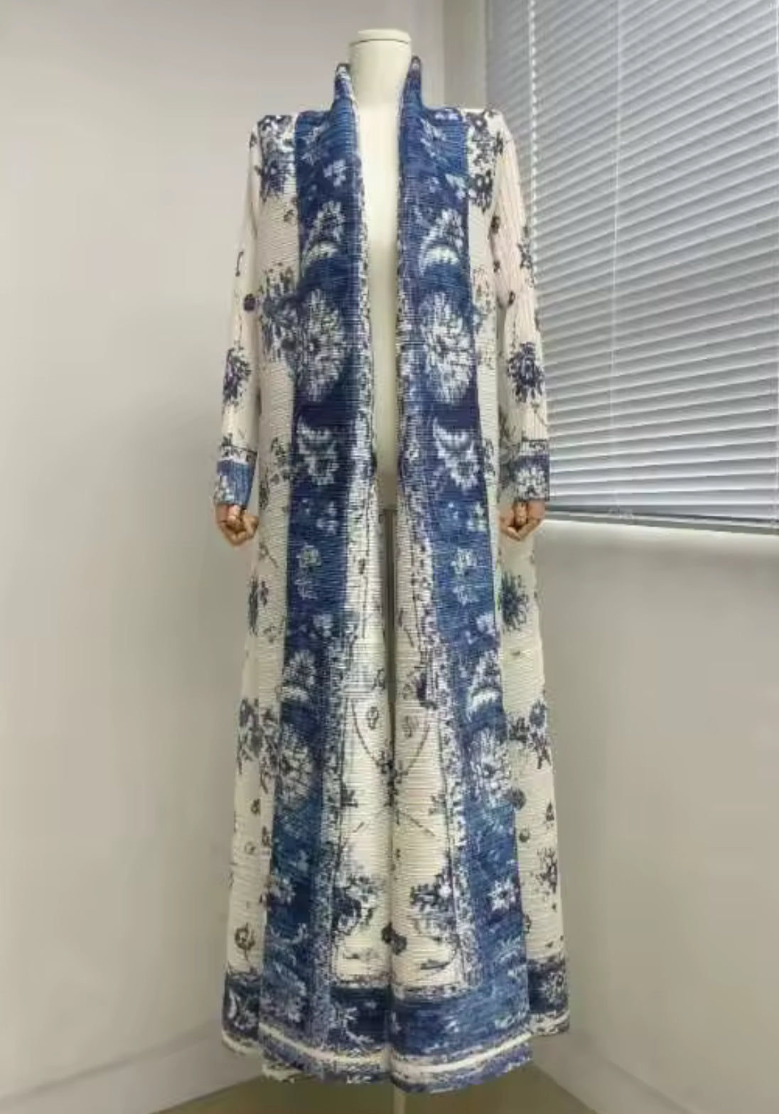 Printed pleated throw