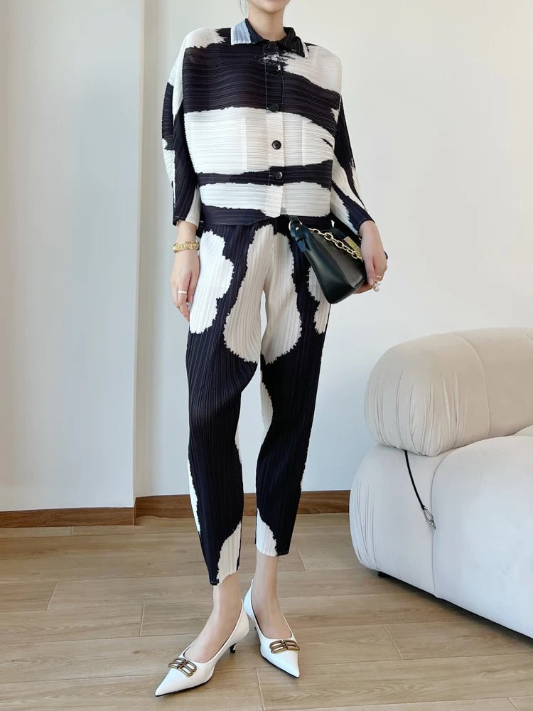 Pleated printed batwing sleeve shirt and pants set