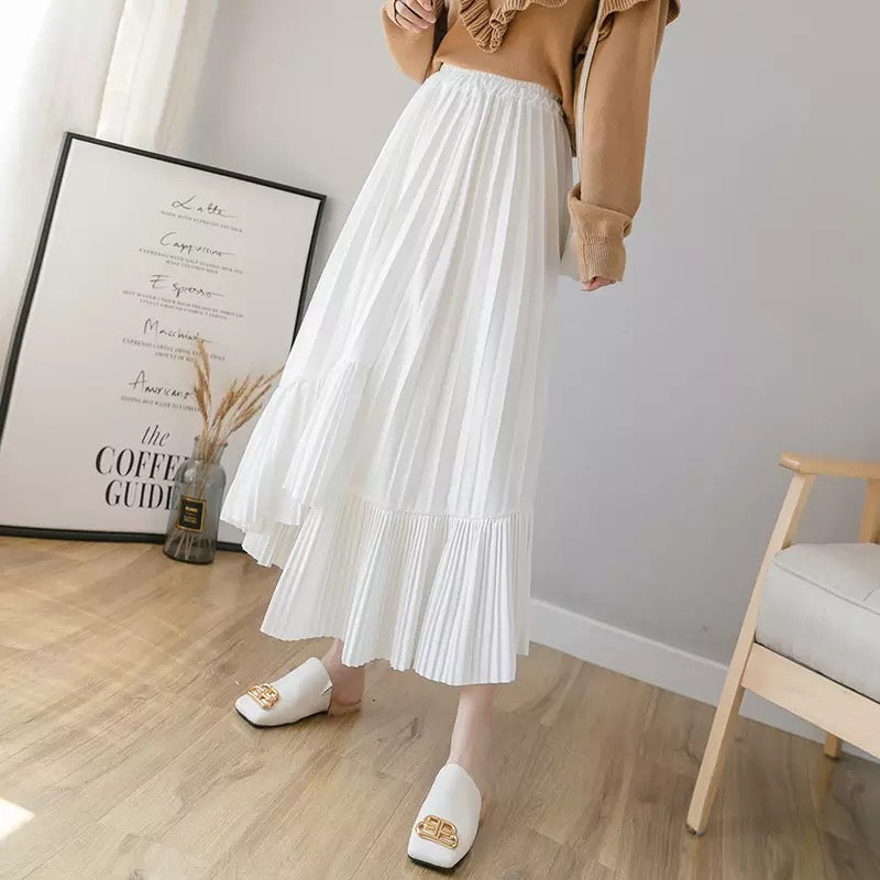 Pleated irregular skirt