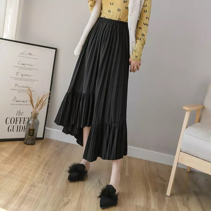 Pleated irregular skirt