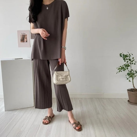 Knit tee and wide leg pleated pants set