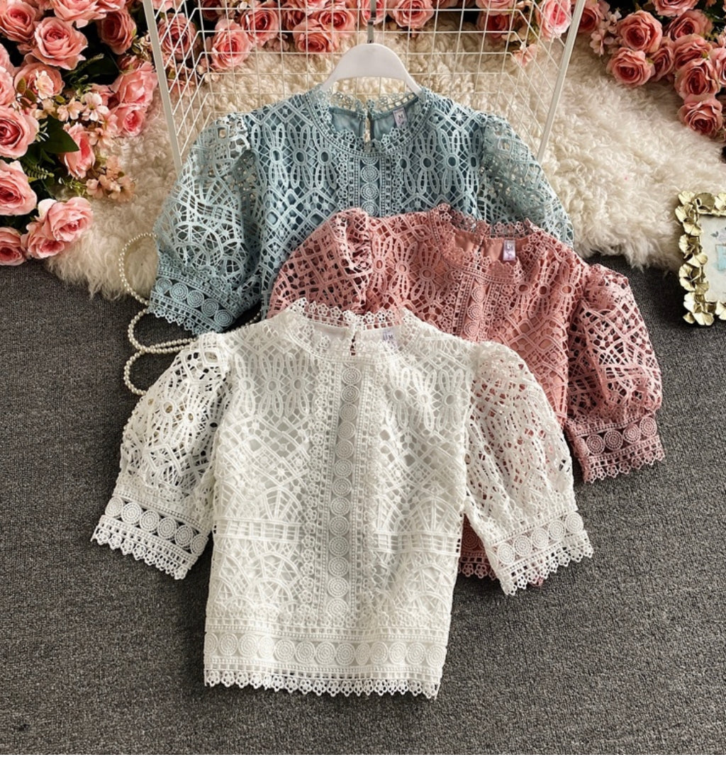 Puff sleeve lace top