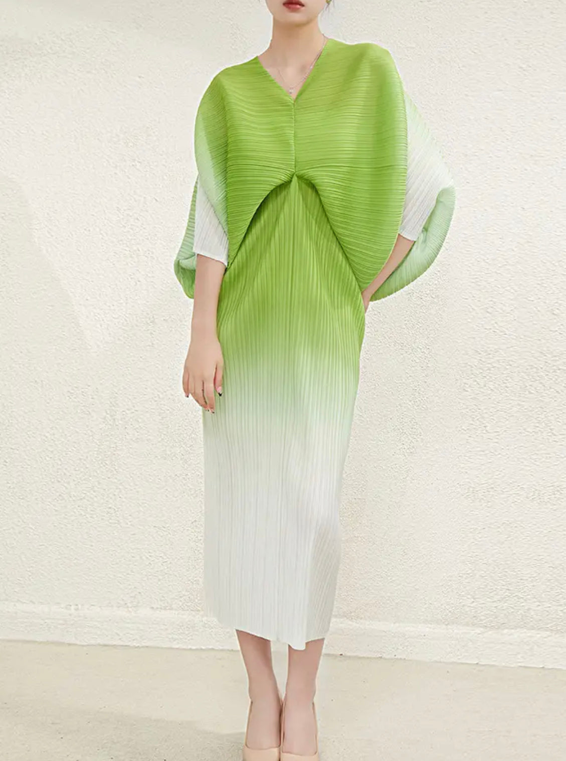 Ombre batwing pleated dress